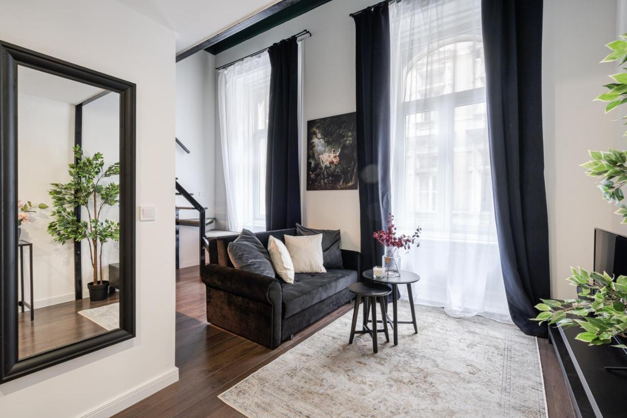 E41 - Trendy Boutique Apartments - Prime Spot By Bqa Budapest Eksteriør billede