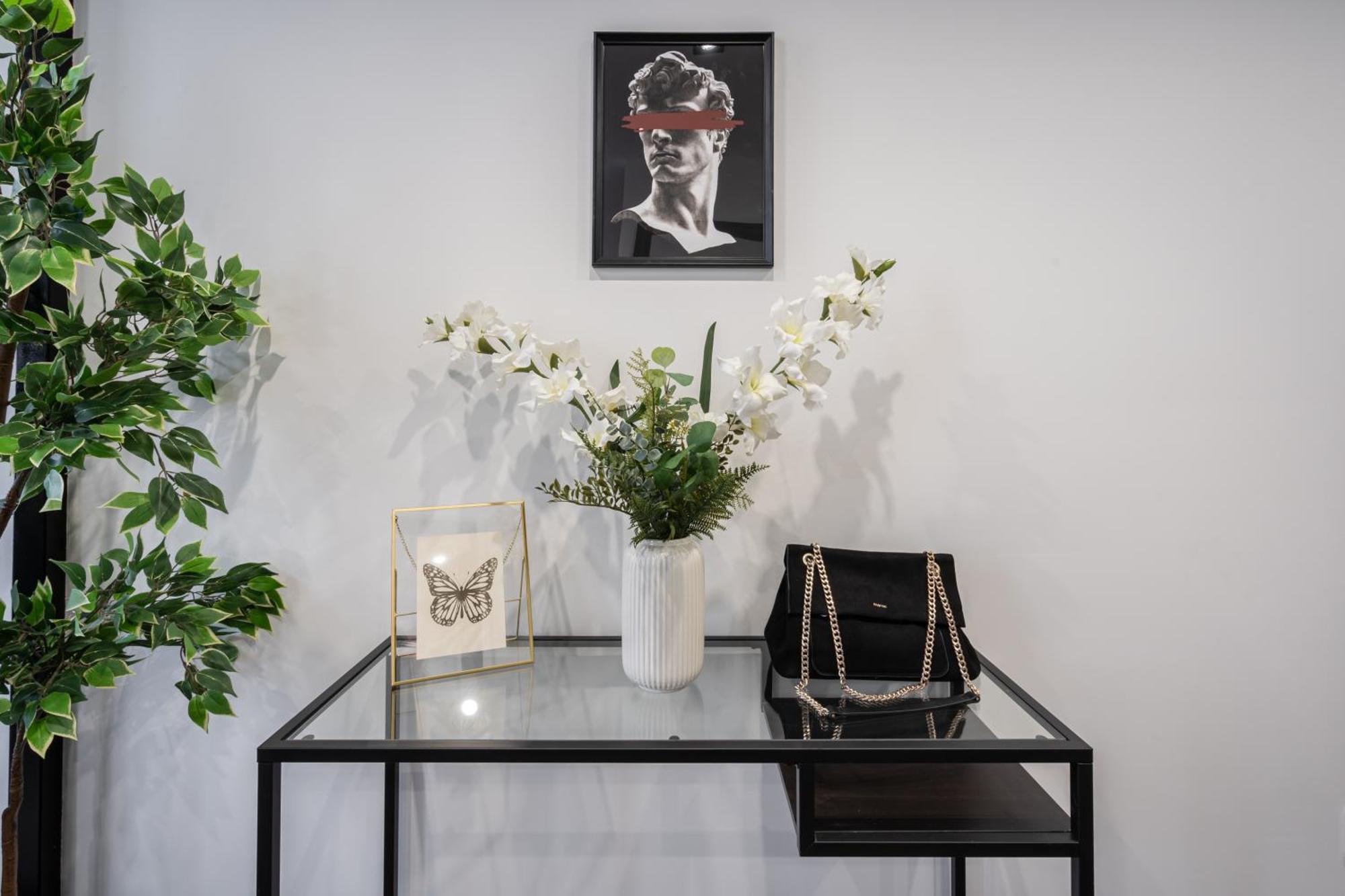 E41 - Trendy Boutique Apartments - Prime Spot By Bqa Budapest Værelse billede