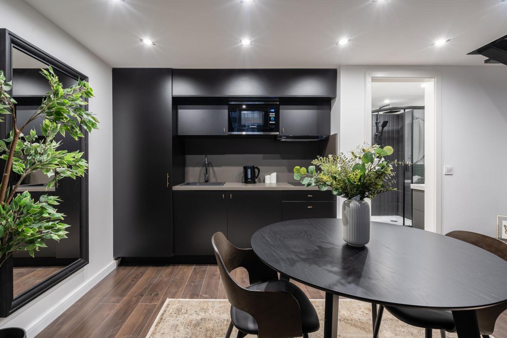 E41 - Trendy Boutique Apartments - Prime Spot By Bqa Budapest Værelse billede